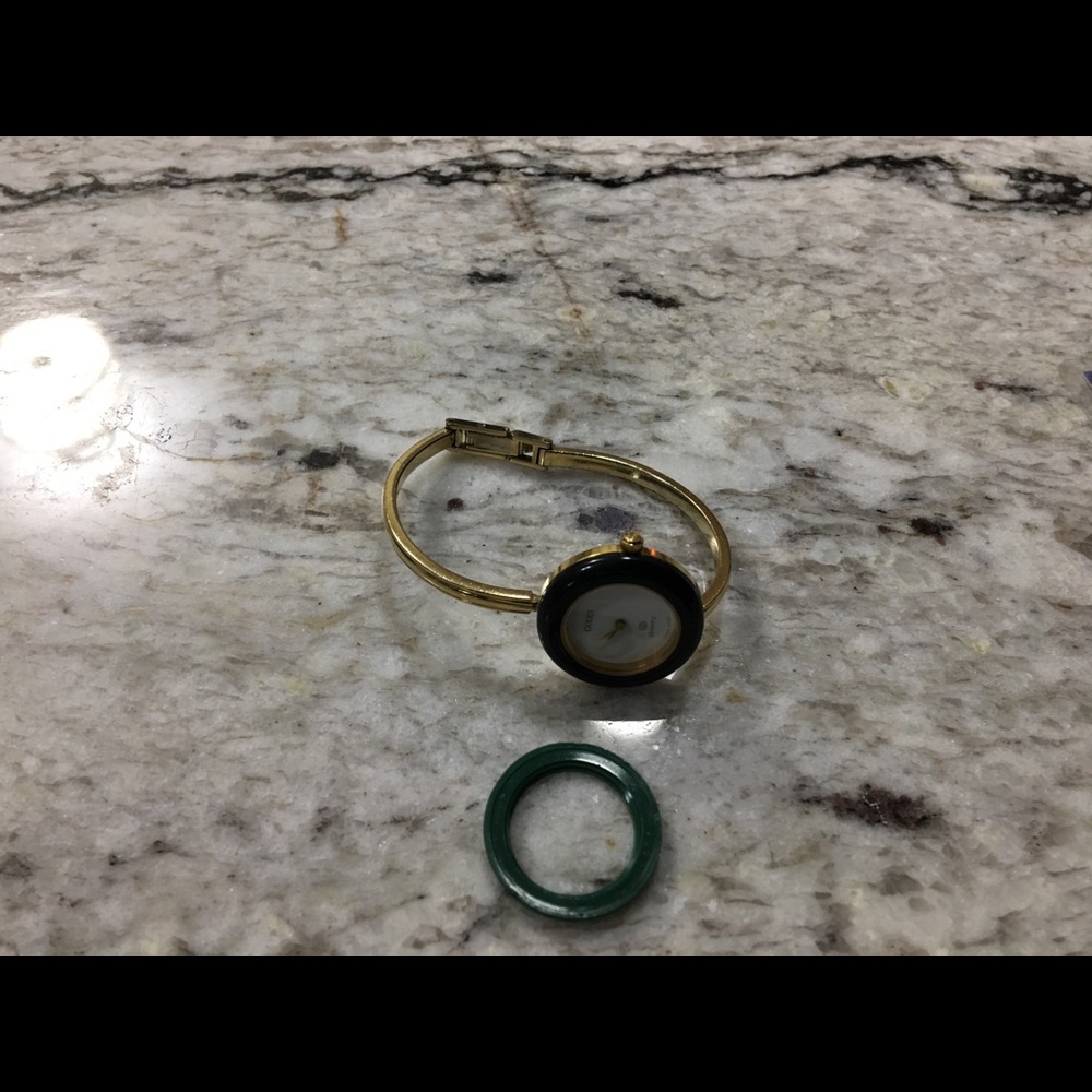 Gucci interchangeable band watch